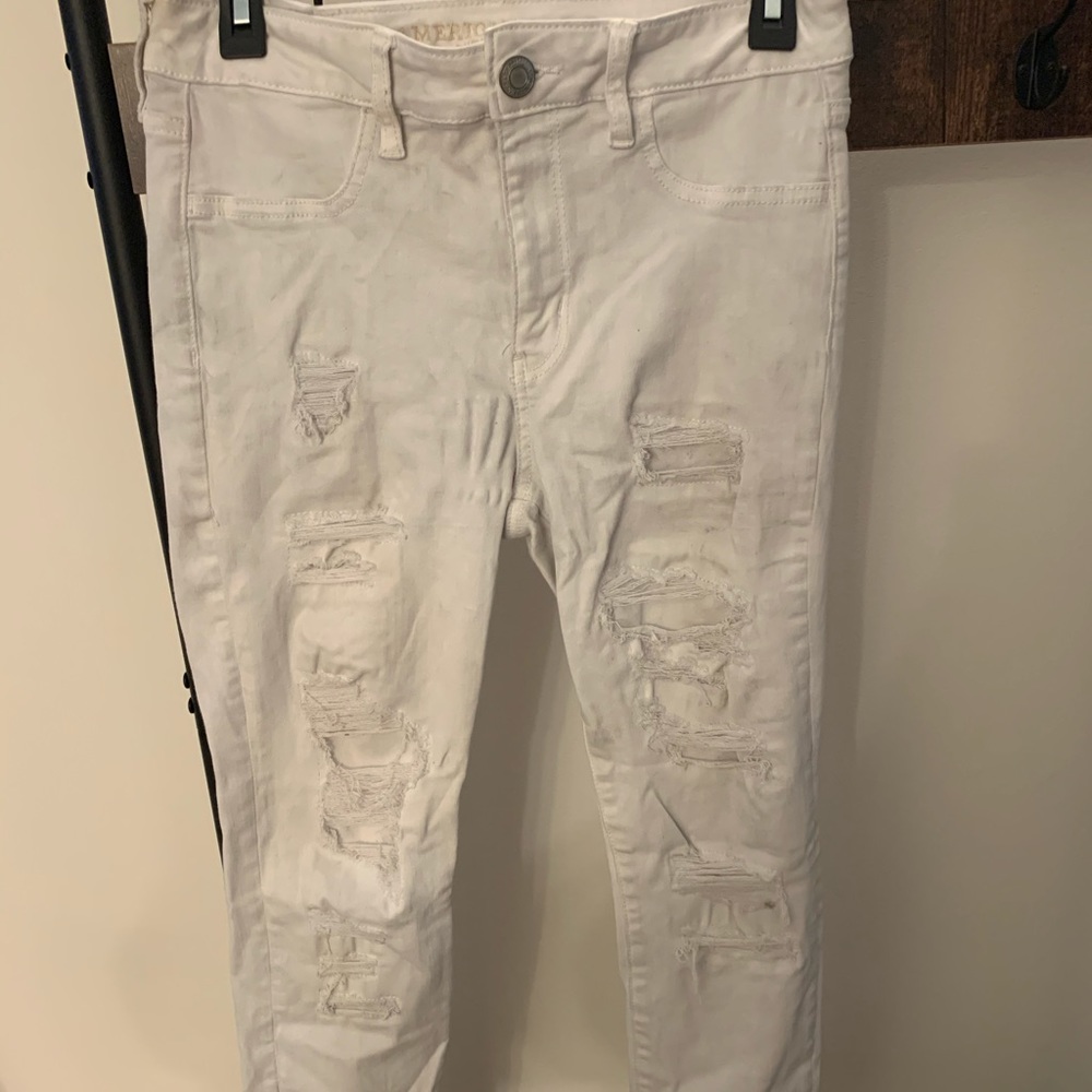 American Eagle High-Waisted Distressed Jegging